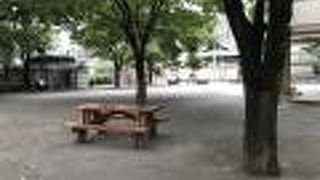 小伝馬町牢屋敷跡に造られた公園