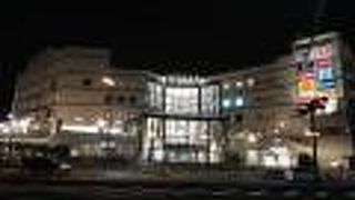 米軍の家族も利用するショッピングセンター