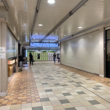 朝のエキュート品川