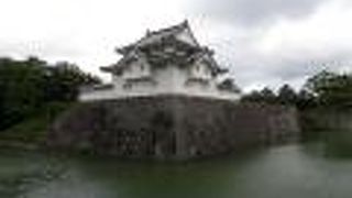 どっしりとした櫓。