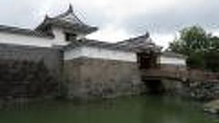 高麗門ながら大きく重厚。