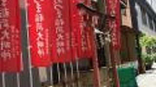 銀座のこぢんまりとした神社