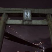 関門橋の真下にある神社