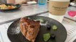 国立駅:オープンカフェでゆったり