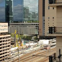 朝は目覚ましいらない。JRの音で起きる。