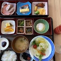 朝食はコロナの影響で二段弁当形式(2日目)