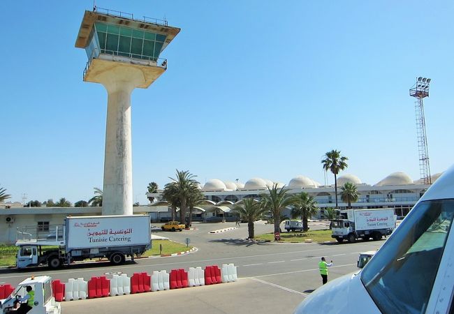 ジェルバ ザージス国際空港 (DJE)