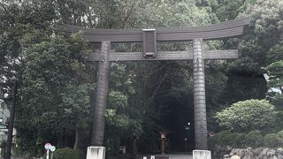 縁結び・交通安全・厄除けの神