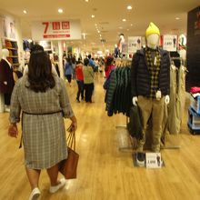 ユニクロ (セントラルワールド店)