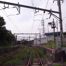 海芝浦支線の踏切から