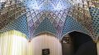 イスラムの世界に迷い込んだかのような、素敵なタイルの展示がたくさんあります。