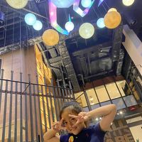 ２４時間営業のカフェバー&ロビー