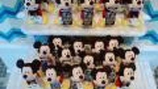 震えるミッキー