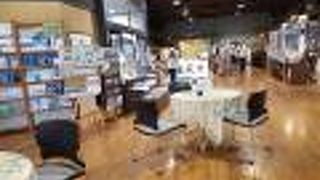 小樽運河向かいにある観光案内所