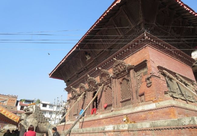 シヴァ パールヴァティ寺院