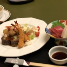 充実のキッズメニュー。今まで泊まったホテルで一番食べました♪