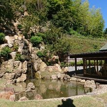 本堂から涅槃道へ向かう間にある庭