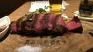 神戸の街で神田の肉バル！うまそうな肉をガッツリいただく