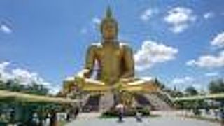 タイ最大級の仏像のある寺院