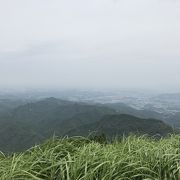 大阪・和歌山の府県境に位置する人気の山