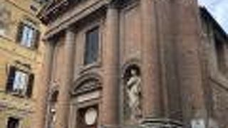 およそ900年前に建てられた。