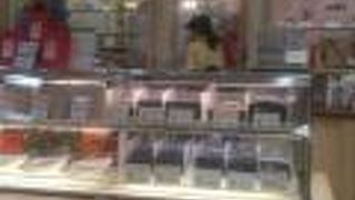 デパ地下巡りの合間の利用に最適