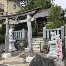 住宅街の通りから