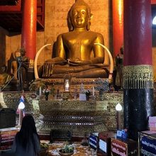 本堂の仏像です