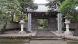 静かな趣のある寺です。