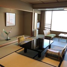 広くて清潔なお部屋です。