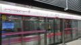 雍和宮や国子監への最寄り駅。