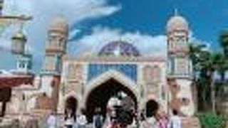 ジーニー逃げて