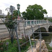 公園内にあるレトロな橋