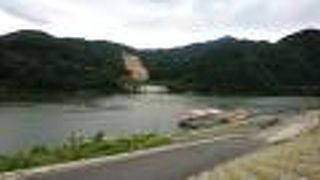 川下りの乗り場もあり、隣にセブンイレブンもありました