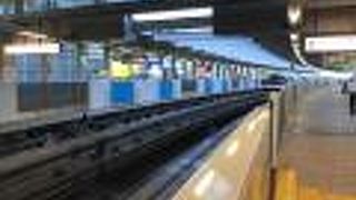 羽田空港までの移動手段のひとつ。