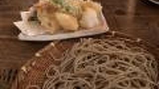 舞台のような内装