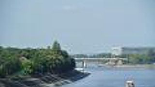 シンプルデザインの橋