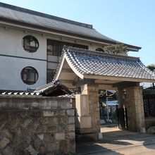 平和大通り近くにある