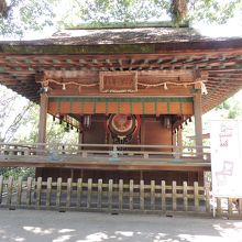 入母屋造・檜皮葺の建物