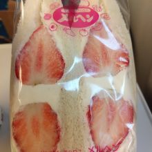 イチゴのサンドイッチ