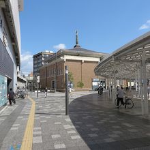 JR「奈良」駅を出ると…うん？あれは？