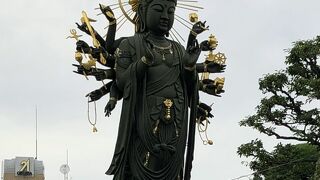 大きな千手観音