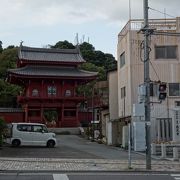 宇都宮城の守護のため創建された大きなお寺