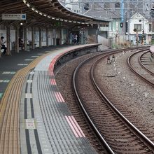 うわー曲がってる　黄色線途中からずれてるし