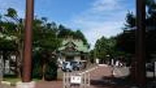 墳墓及環状列石（ストーンサークル）があります。