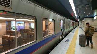 快速とはいえ、停車駅も多い