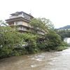 創業70年、箱根湯本の老舗です。高級ではないけれど、素敵なお宿でした。 老朽化は否めませんが、温泉、食事、スタッフ　みんなよかったです。