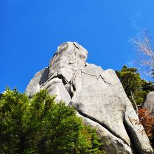 大ヤスリ岩