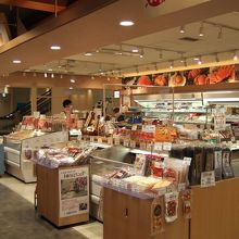 旬の海産物が並びます