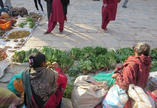 タチュパル広場